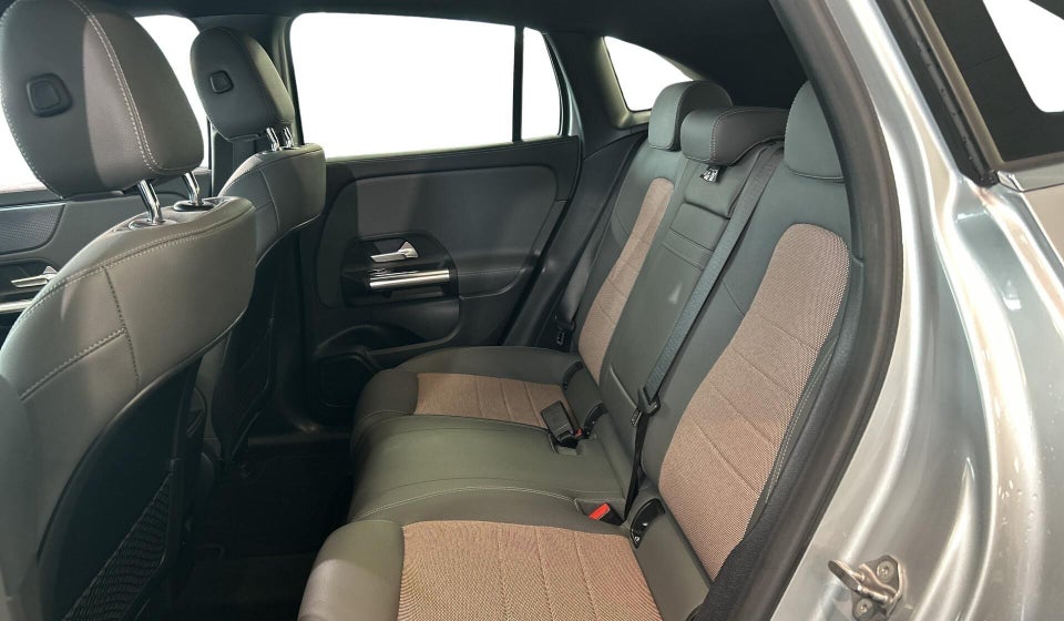 Mercedes EQA250+ Electric Art 5d