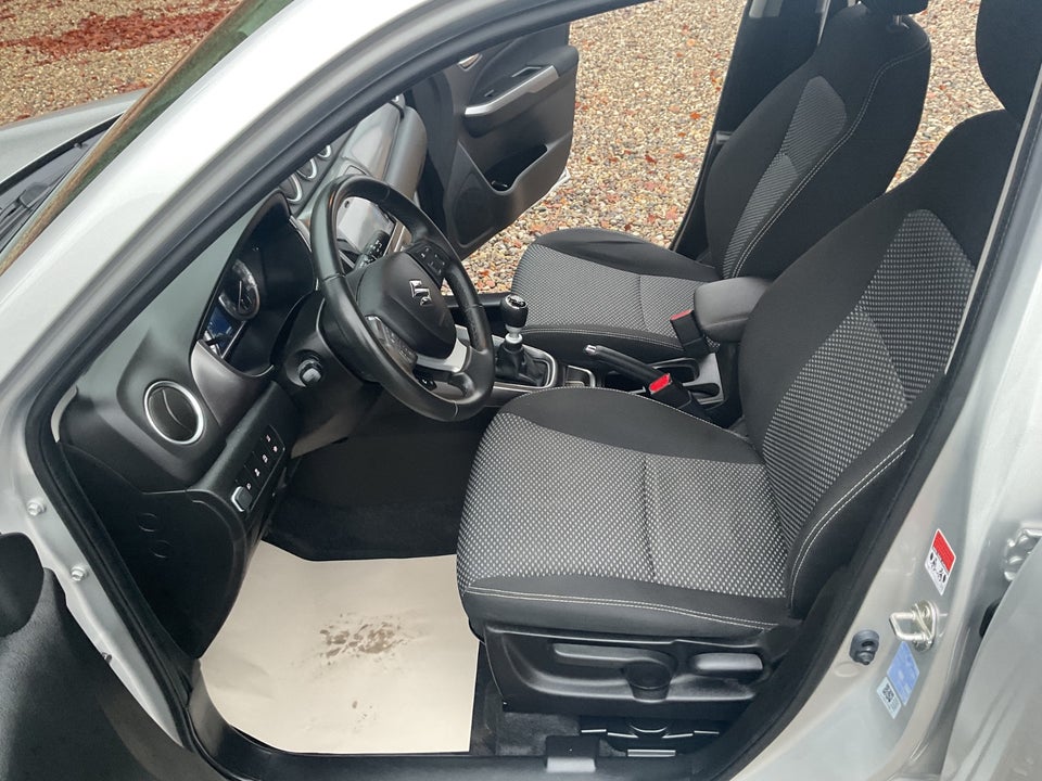 Suzuki Vitara 1,4 mHybrid Active 5d