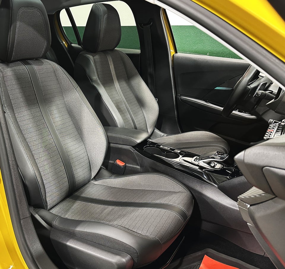 Peugeot 208 1,2 PureTech 100 Allure Sky EAT8 5d