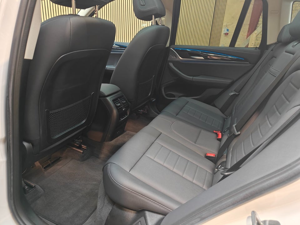 BMW iX3 Charged 5d