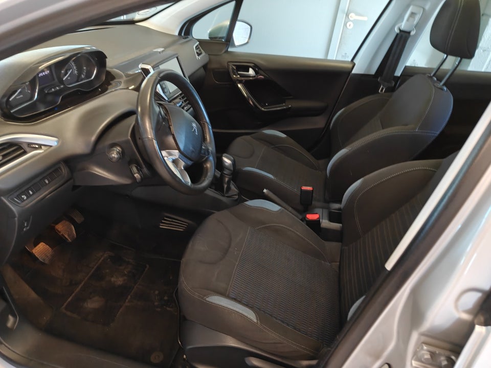 Peugeot 208 1,2 VTi 82 Allure 5d