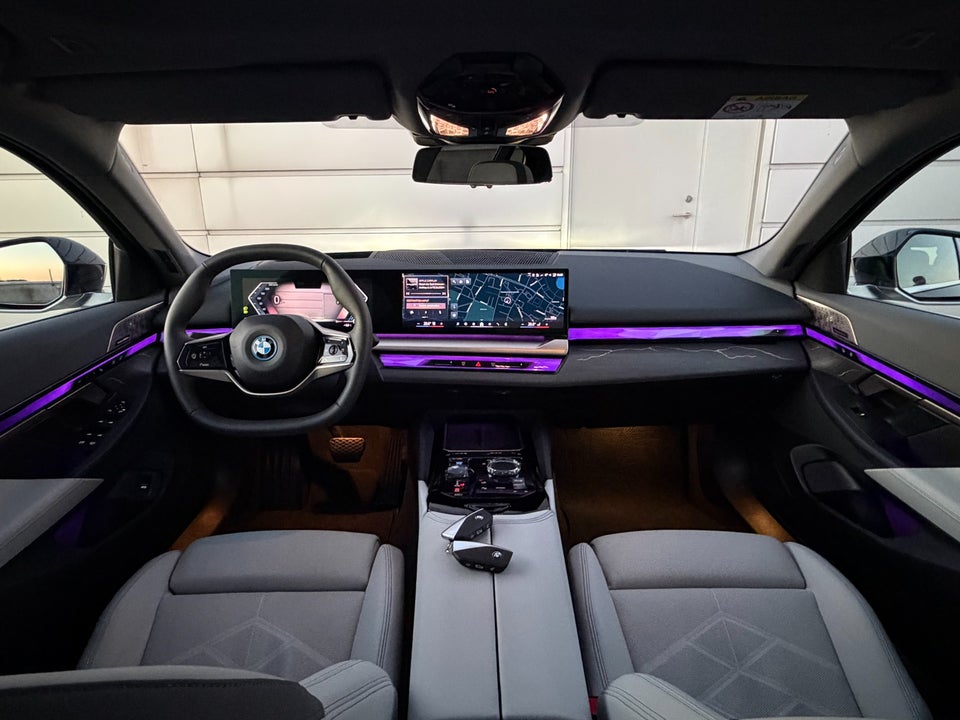 BMW i5 eDrive40 Fully Charged M-Sport 4d