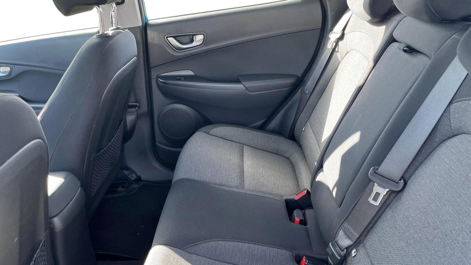 Hyundai Kona 39 EV Essential 5d