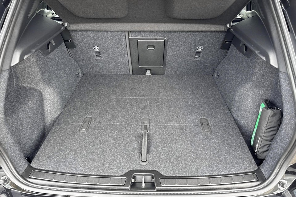 Volvo EX40 Standard Range Plus 5d