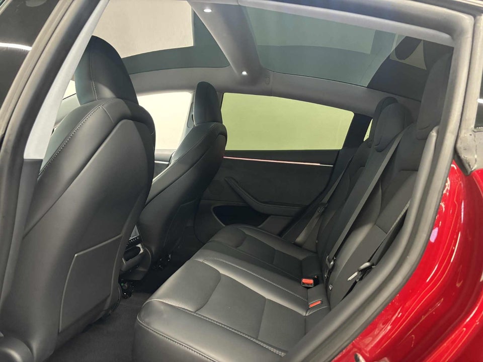 Tesla Model 3 Long Range AWD 4d