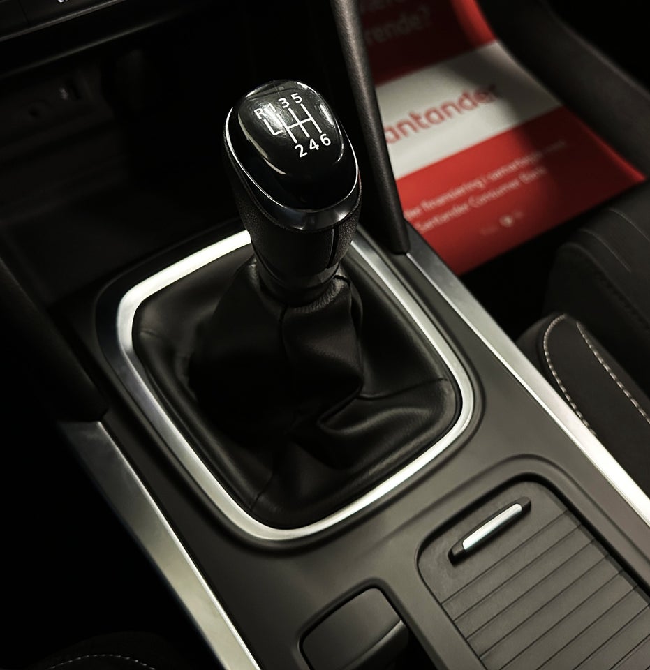 Renault Megane IV 1,3 TCe 140 Limited Sport Tourer 5d