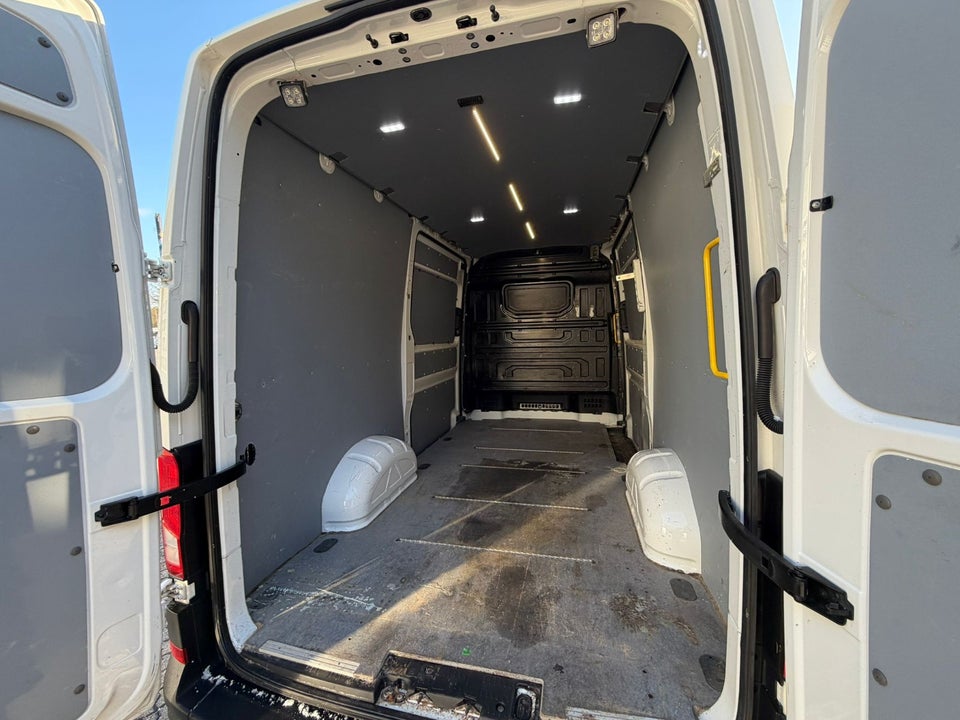 MAN TGE 2,0 3.180 Kassevogn L3H3 aut. FWD