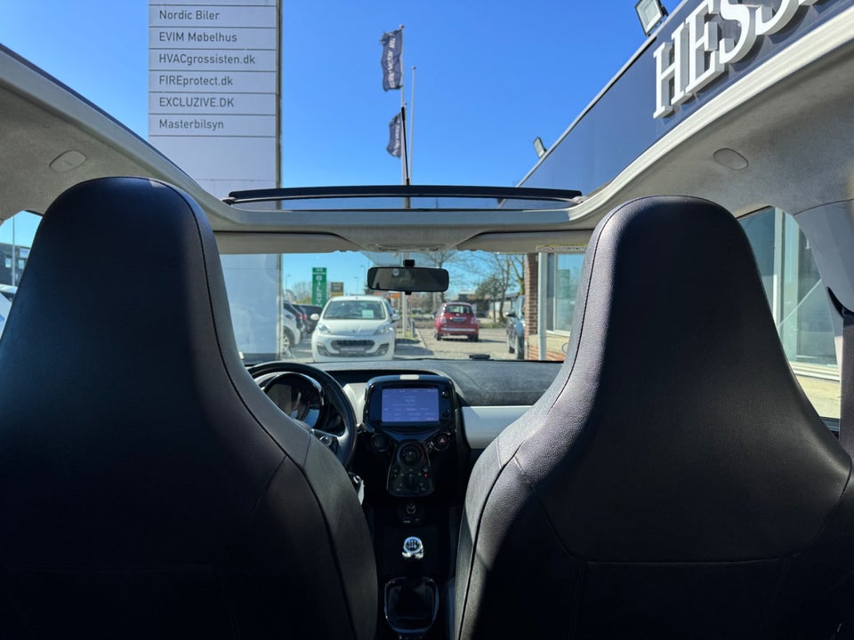 Toyota Aygo 1,0 VVT-i x-wave Sky 5d