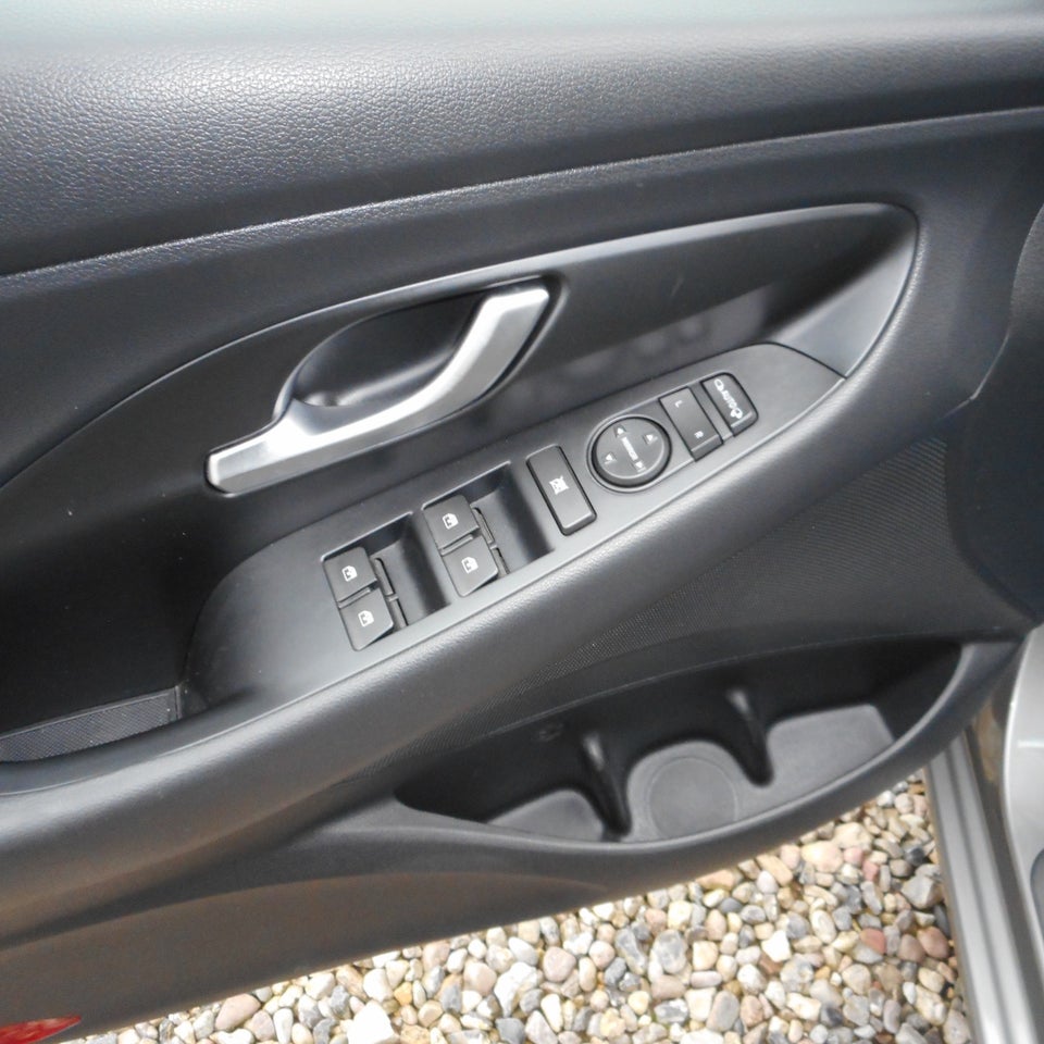 Hyundai i30 1,6 CRDi 110 Trend 5d