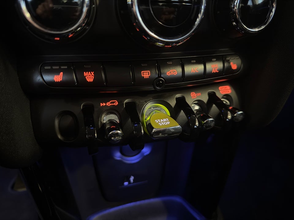 MINI Cooper SE Essential 3d