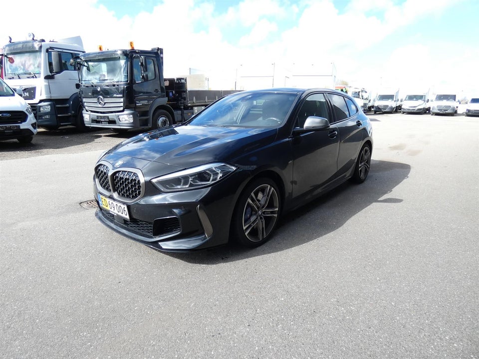 BMW M135i 2,0 Connected xDrive aut. Van 5d