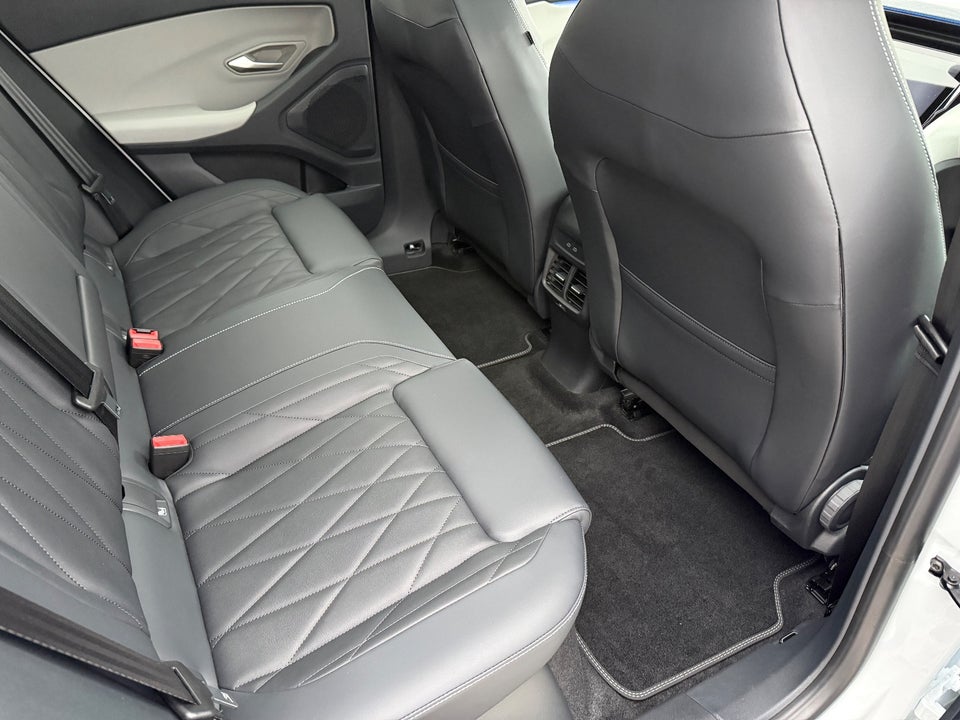 Ford Explorer 77 Premium Extended Range 5d