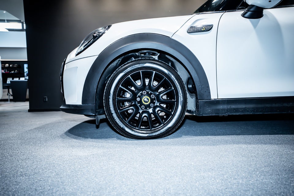 MINI Cooper SE Classic Trim 3d