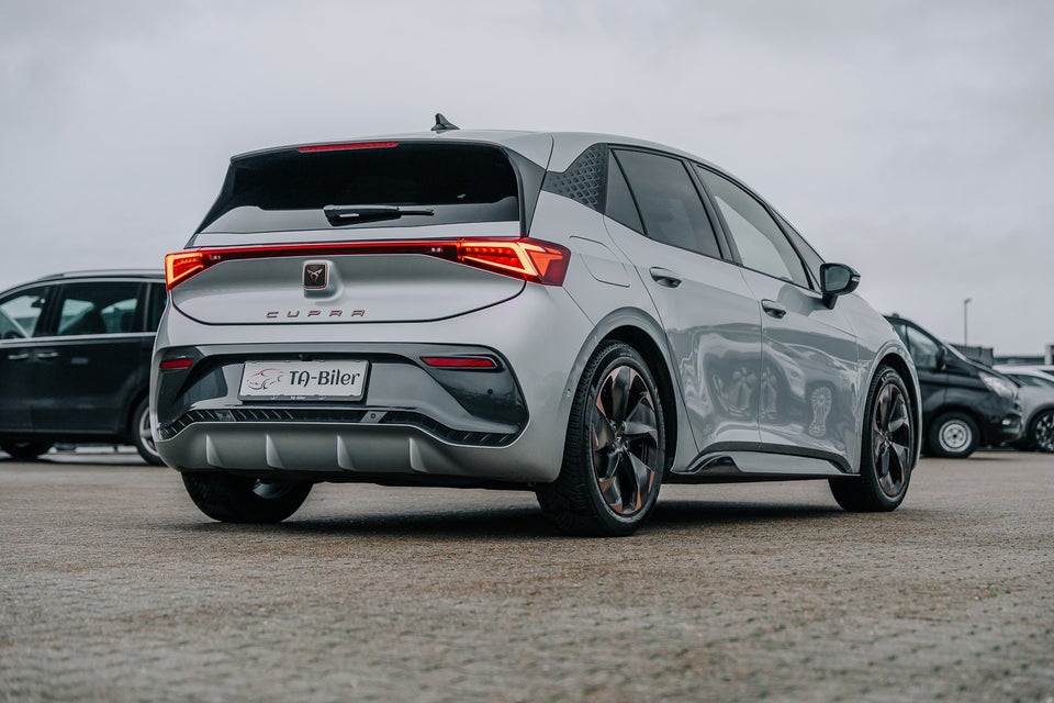 Cupra Born 58 e-Boost Dinamica Pack High 5d