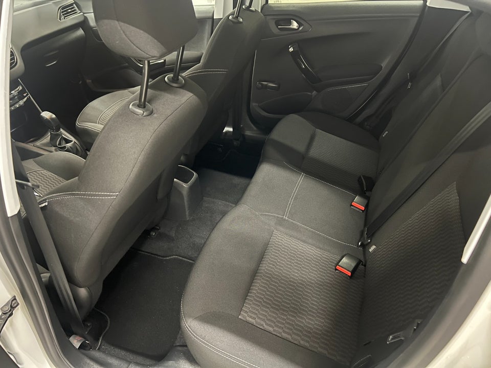 Peugeot 208 1,6 BlueHDi 100 Active 5d