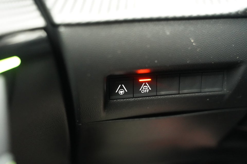 Peugeot e-208 50 GT 5d