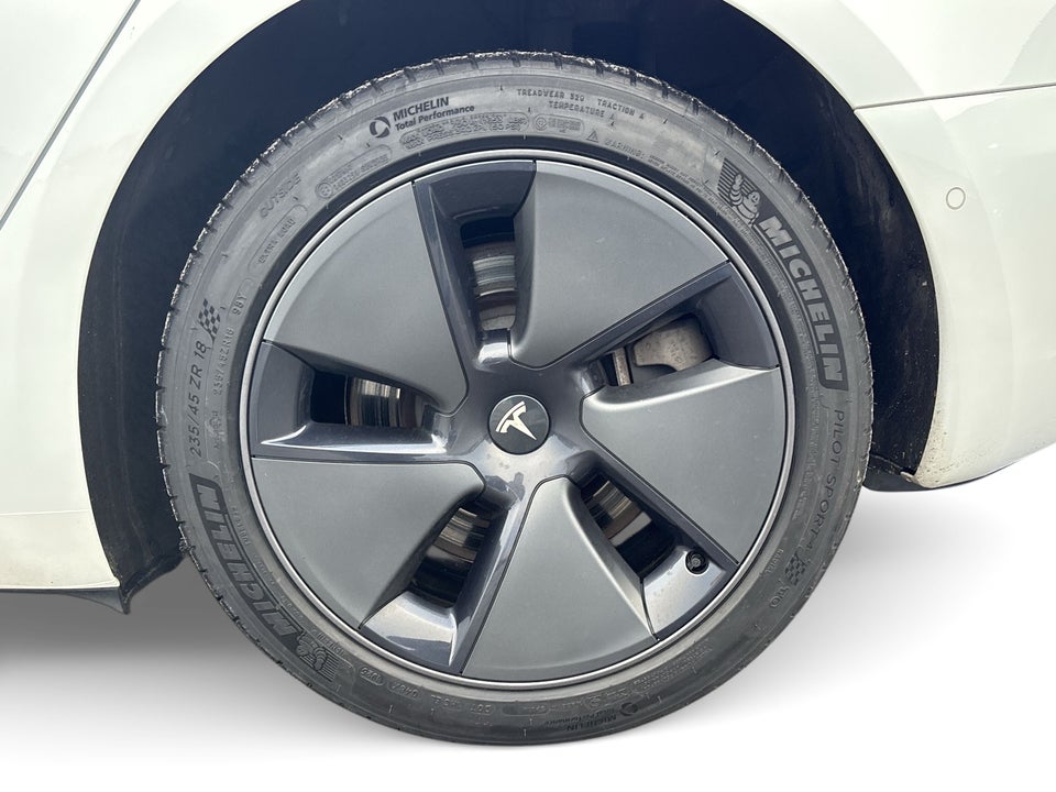 Tesla Model 3 Standard Range+ RWD 4d