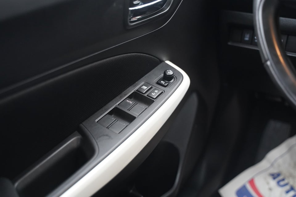 Suzuki Swift 1,0 Boosterjet mHybrid Exclusive Hit 5d