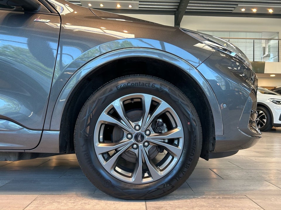 Ford Kuga 2,5 PHEV ST-Line X CVT 5d