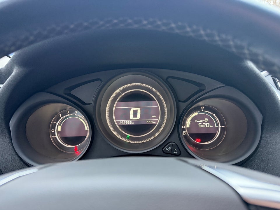 Citroën C4 1,6 BlueHDi 100 Feel 5d