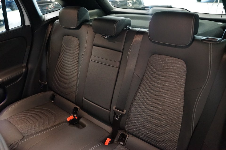 Mercedes EQA300 Progressive 4Matic 5d