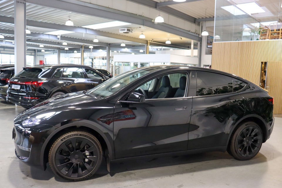 Tesla Model Y Long Range AWD 5d