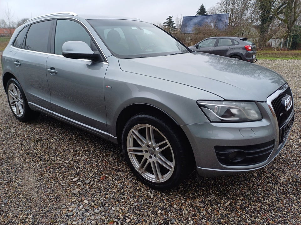 Audi Q5 3,0 TDi 240 S-line quattro S-tr. Van 5d