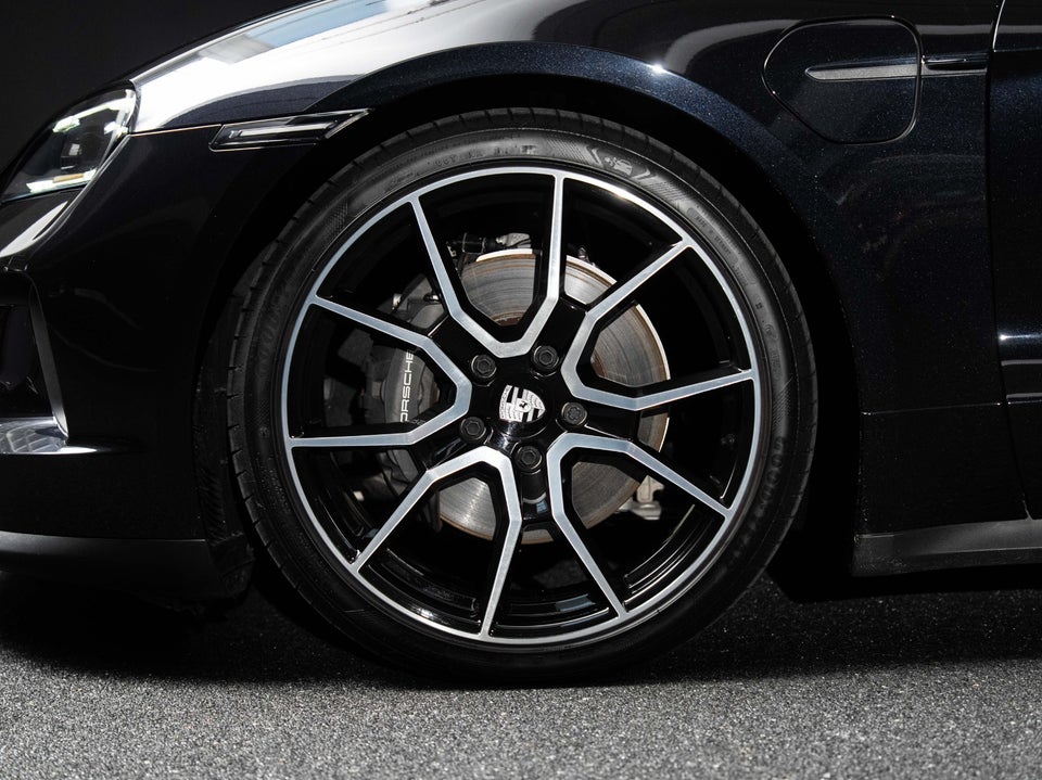 Porsche Taycan Performance+ Sport Turismo 5d