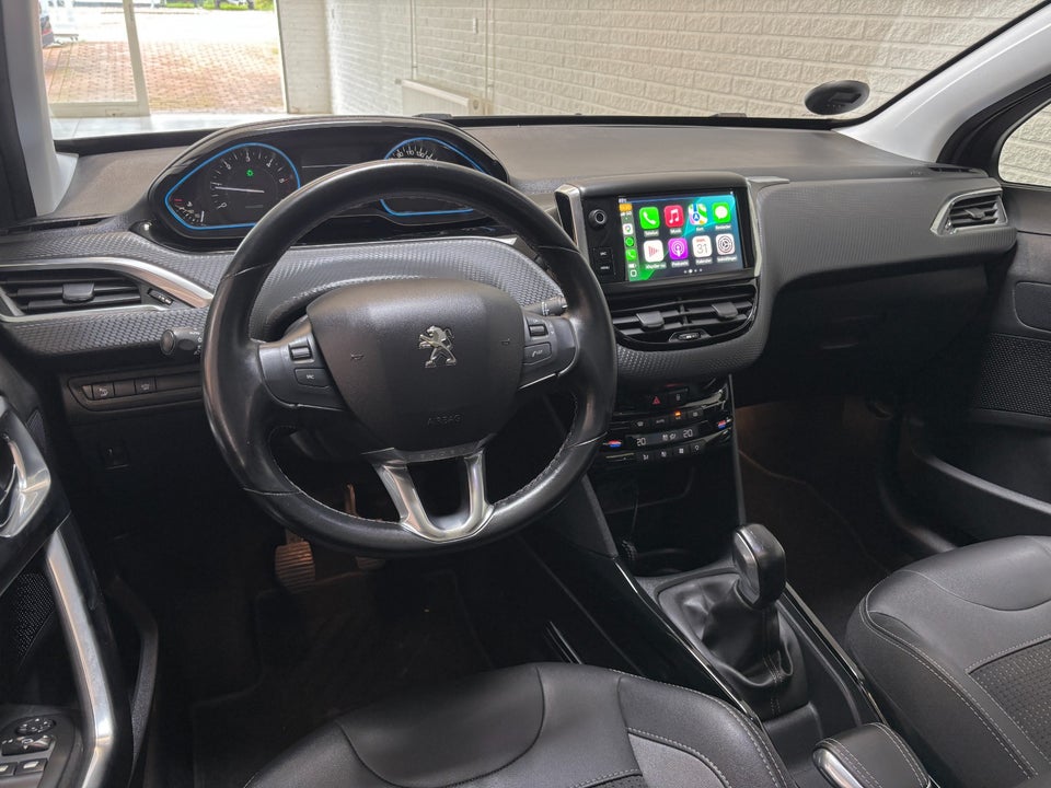 Peugeot 2008 1,5 BlueHDi 100 Allure Sky 5d