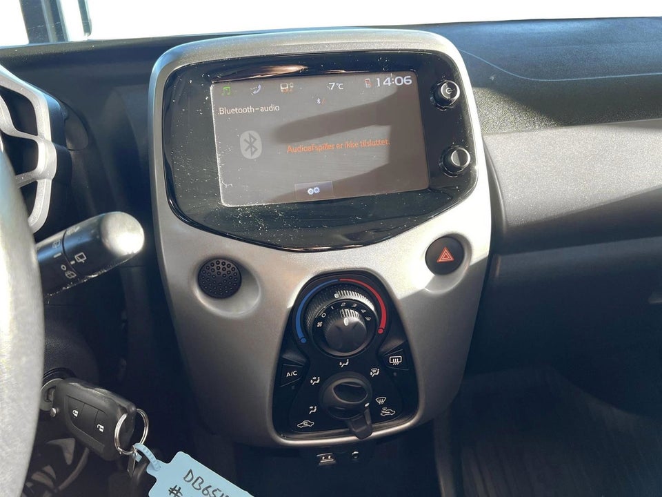 Toyota Aygo 1,0 VVT-i x-play x-touch 5d