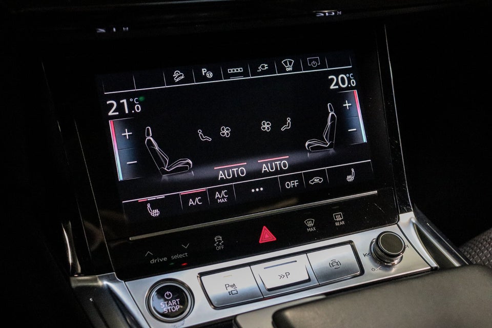 Audi Q8 e-tron 55 S-line quattro 5d