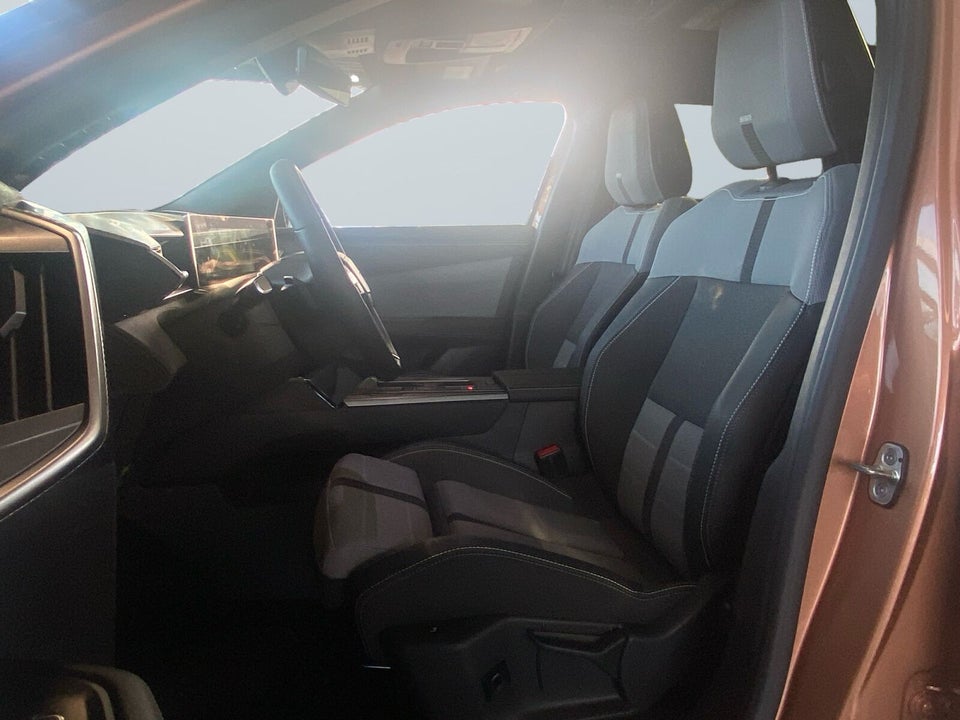 Opel Grandland-e 73 GS Sky 5d