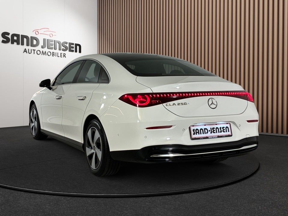 Mercedes CLA250+ EQ Progressive 4d