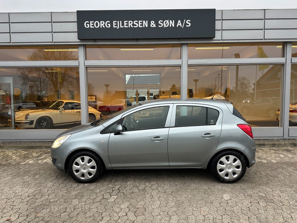 Opel Corsa 1,2 16V Cosmo 5d