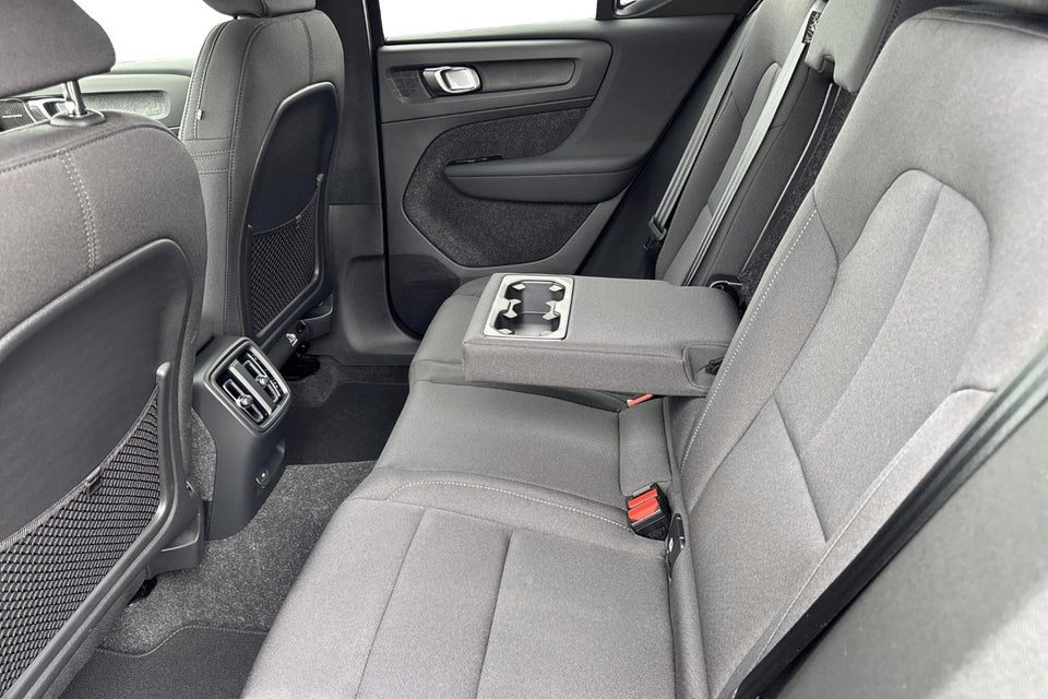 Volvo EX40 Standard Range Plus 5d