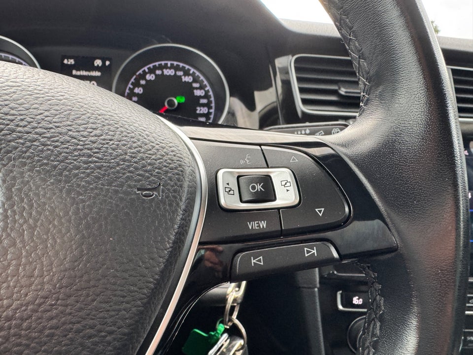 VW Golf VII 2,0 TDi 150 Highline Variant DSG Van 5d