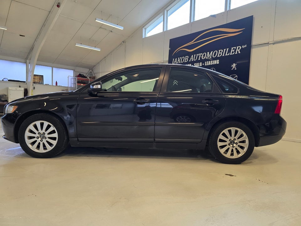 Volvo S40 1,8  4d