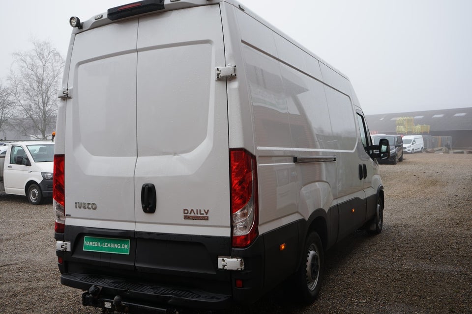 Iveco Daily 2,3 35S16 12m³ Van AG8