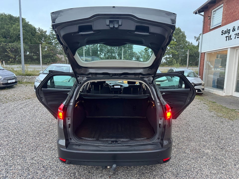 Ford Focus 1,0 SCTi 100 Titanium stc. 5d