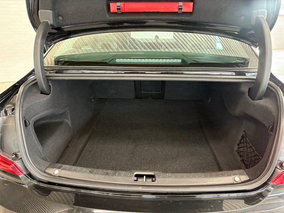 Volvo S90 2,0 T4 190 Momentum aut. 4d