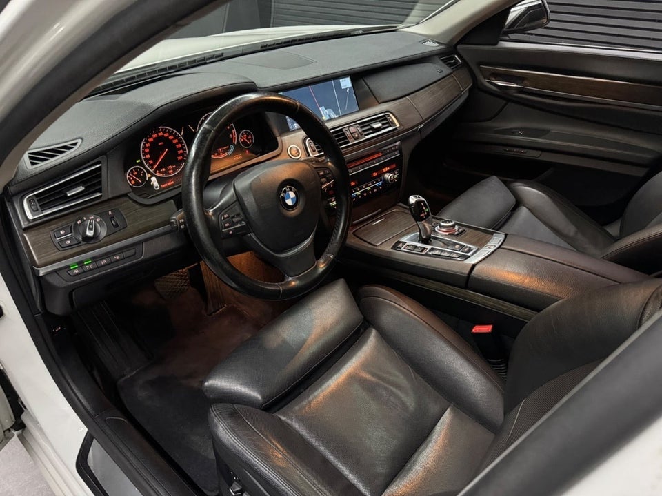 BMW 750i 4,4 xDrive Steptr. 4d