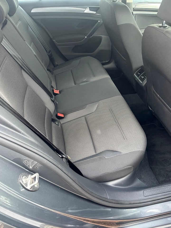 VW Golf VII 1,6 TDi 115 Comfortline 5d