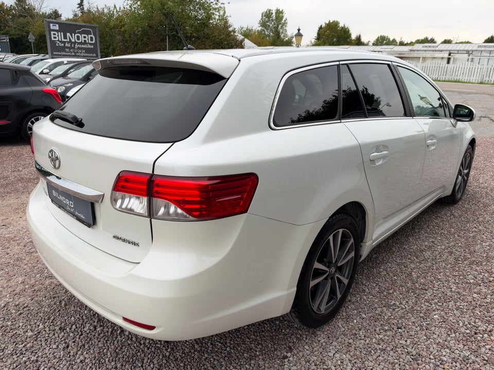 Toyota Avensis 1,8 VVT-i T2 Premium stc. 5d