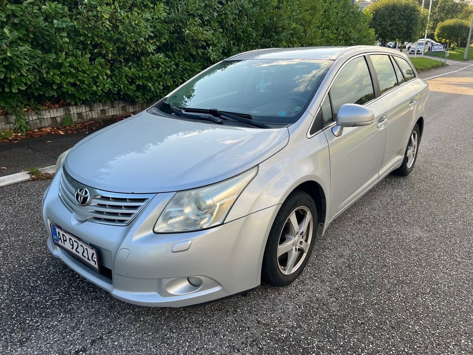 Toyota Avensis 2,0 D-4D T1 stc. 5d