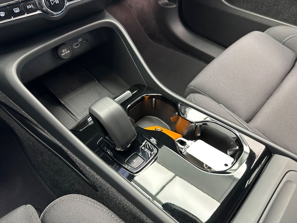 Volvo XC40 ReCharge Start 5d