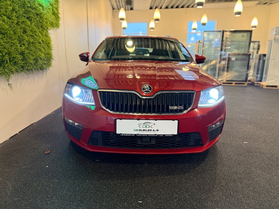 Skoda Octavia 2,0 TSi 220 RS DSG 5d