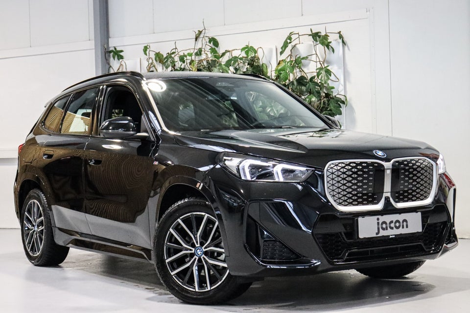 BMW iX1 eDrive20 Fully Charged M-Sport 5d