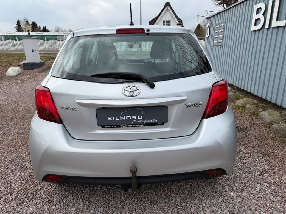 Toyota Yaris 1,3 VVT-i T2 5d