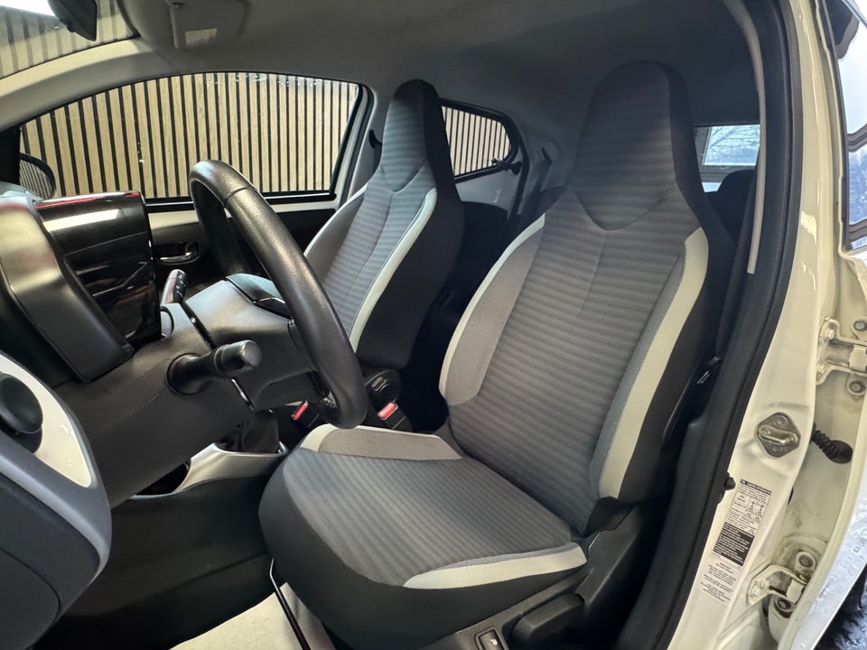 Toyota Aygo 1,0 VVT-i x-pression 5d