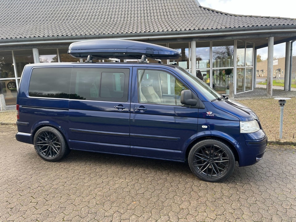 VW Multivan 2,5 TDi 174 Highline Tiptr. 5d